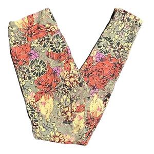 ⭐️4 for $10⭐️Floral Patterned Leggings.  Women's Size Small / Medium.